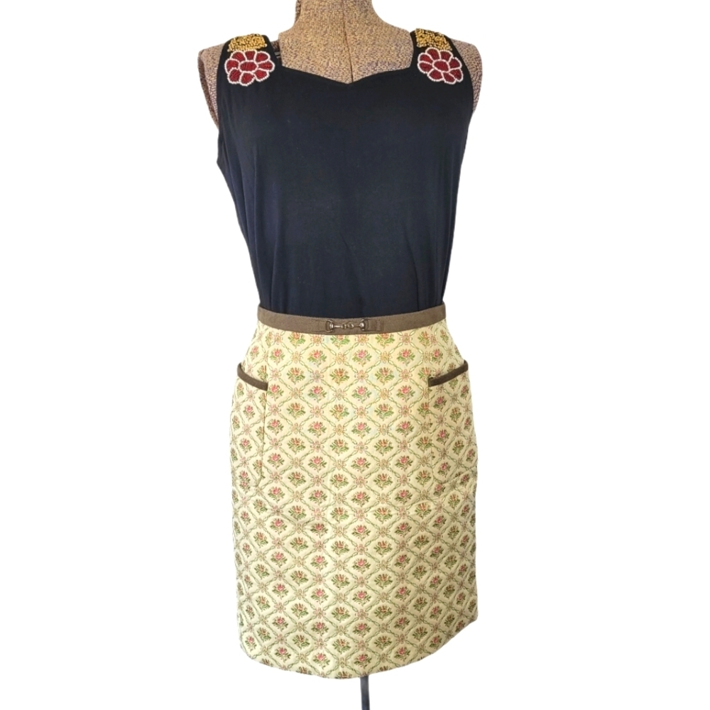 High waisted pencil skirt with floral print